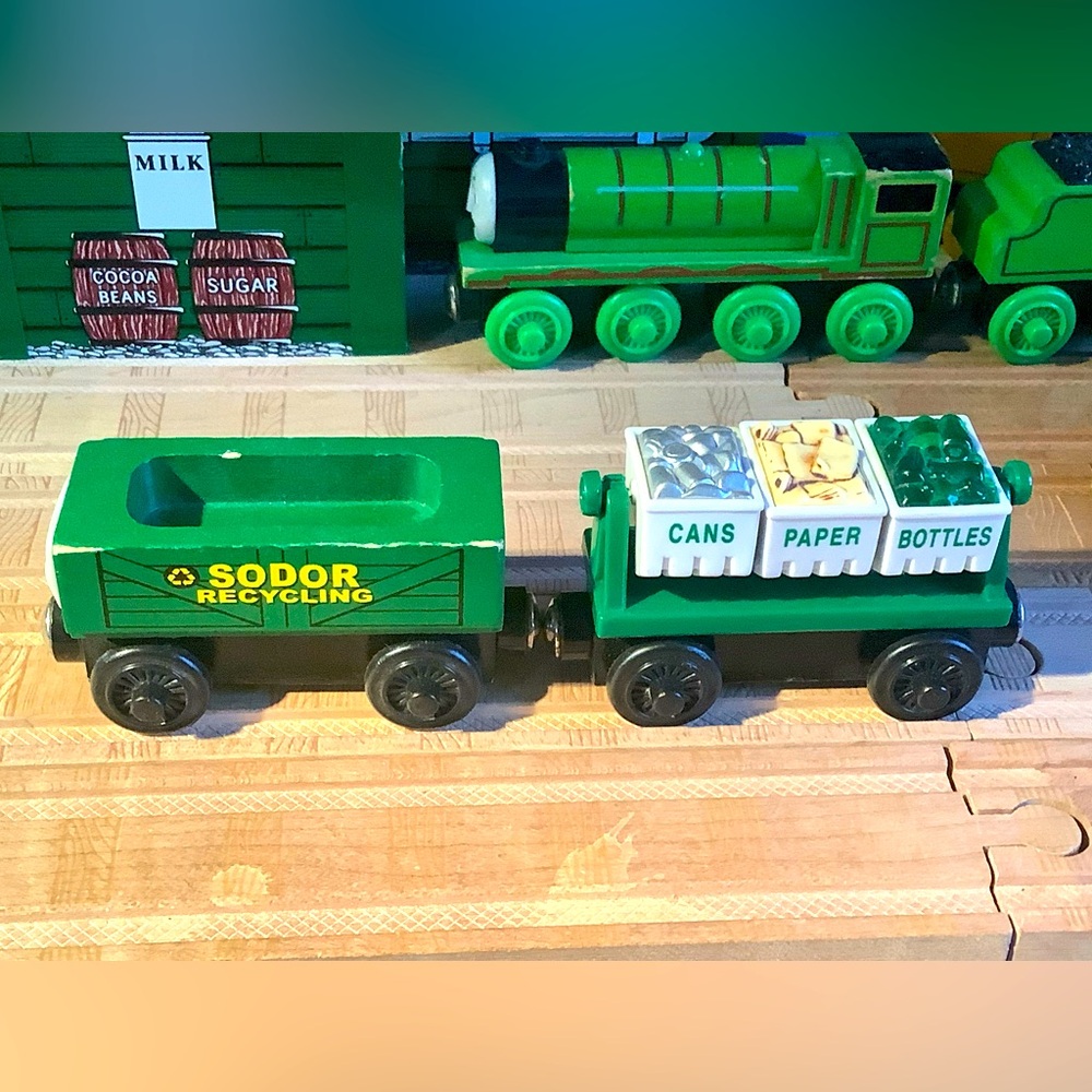 Rare Vintage Sodor Recycling Car & Sodor Recycling Bins Thomas Wooden- Spins!
